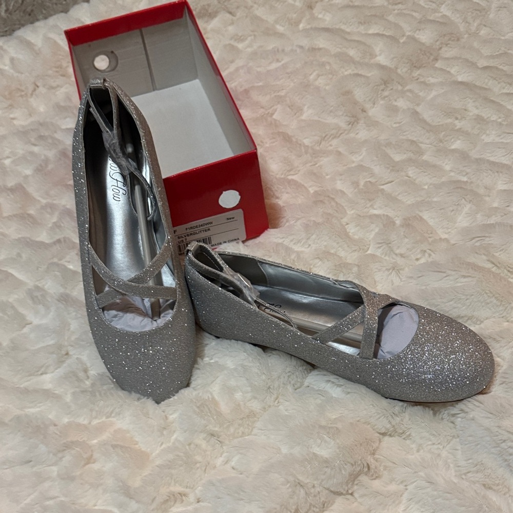 Elegant Silver Glitter Women's Shoes